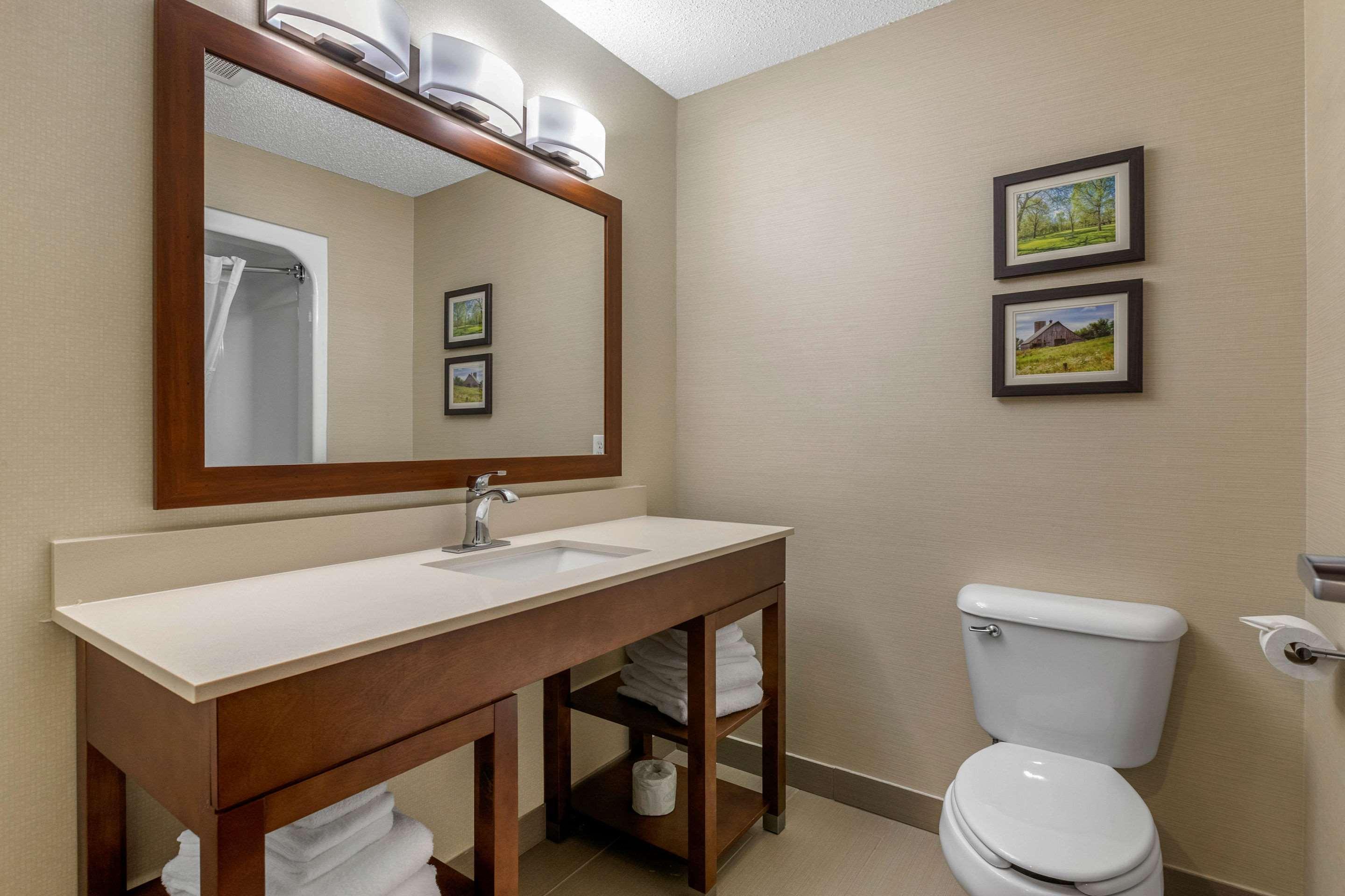 Comfort Suites Cedar Falls Ngoại thất bức ảnh