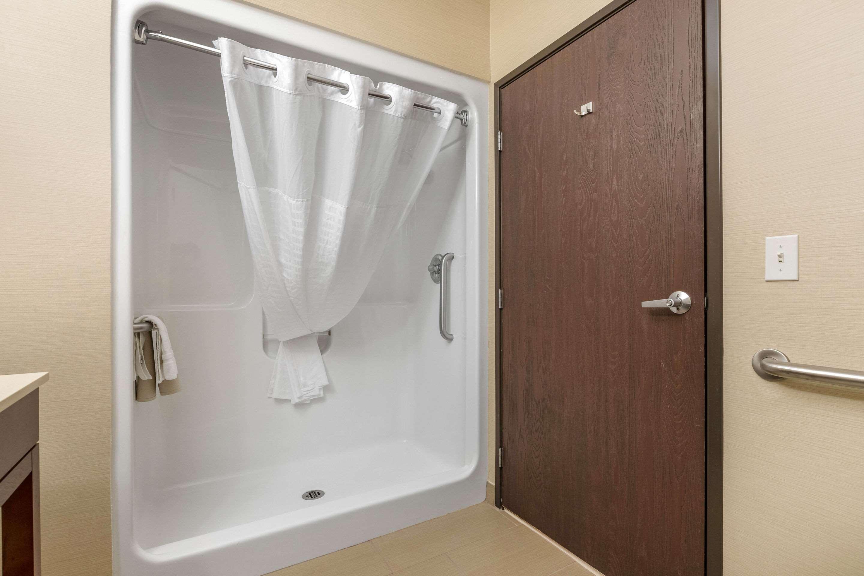Comfort Suites Cedar Falls Ngoại thất bức ảnh
