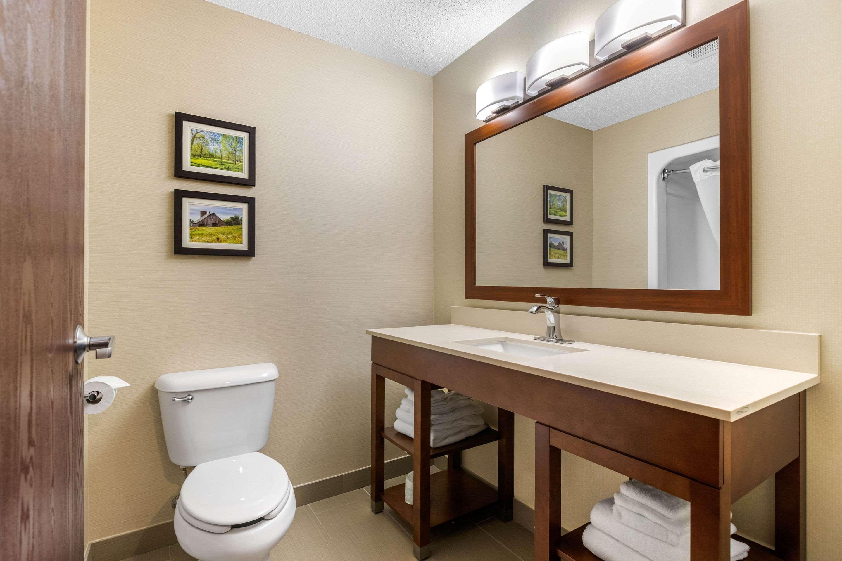 Comfort Suites Cedar Falls Ngoại thất bức ảnh
