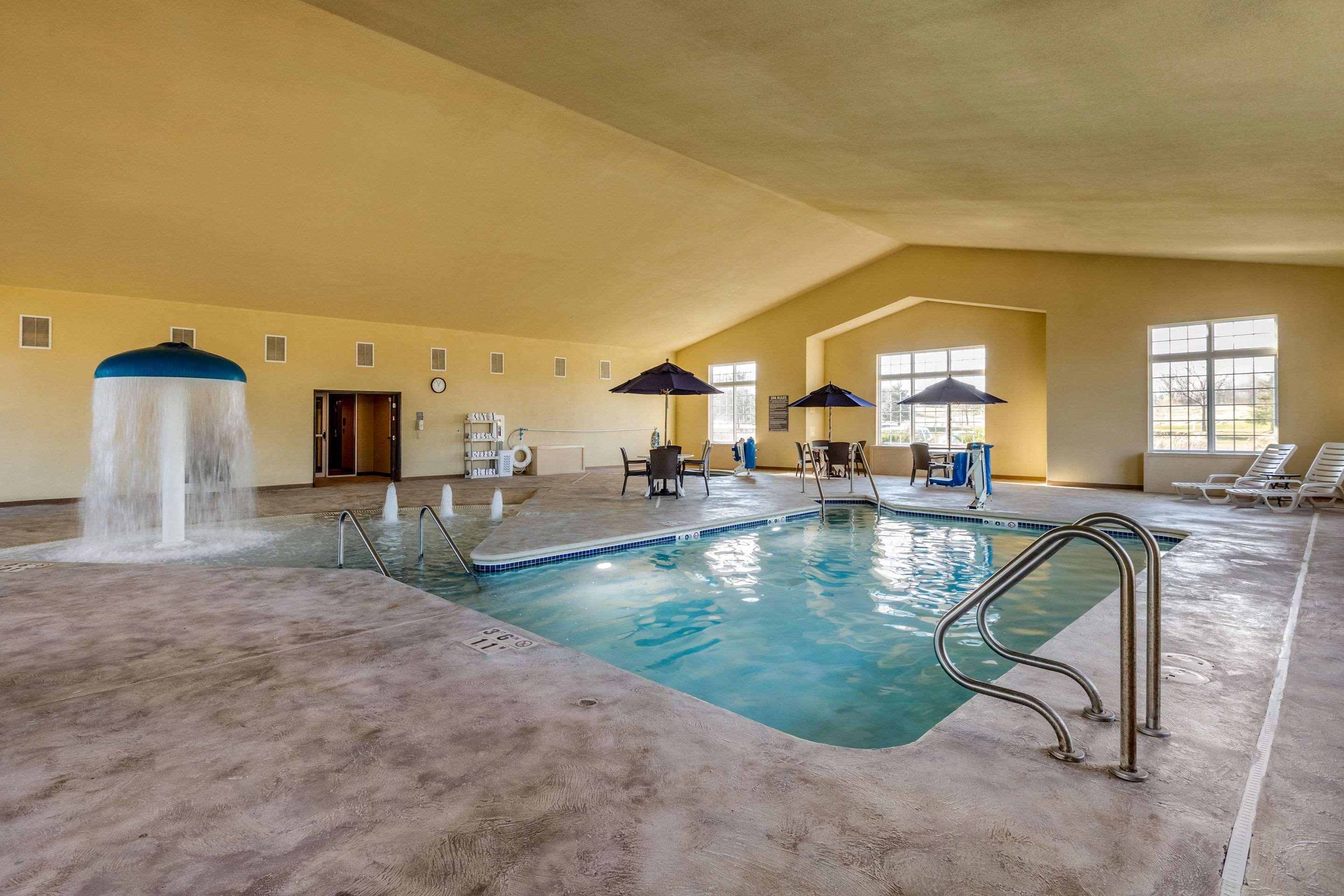 Comfort Suites Cedar Falls Ngoại thất bức ảnh