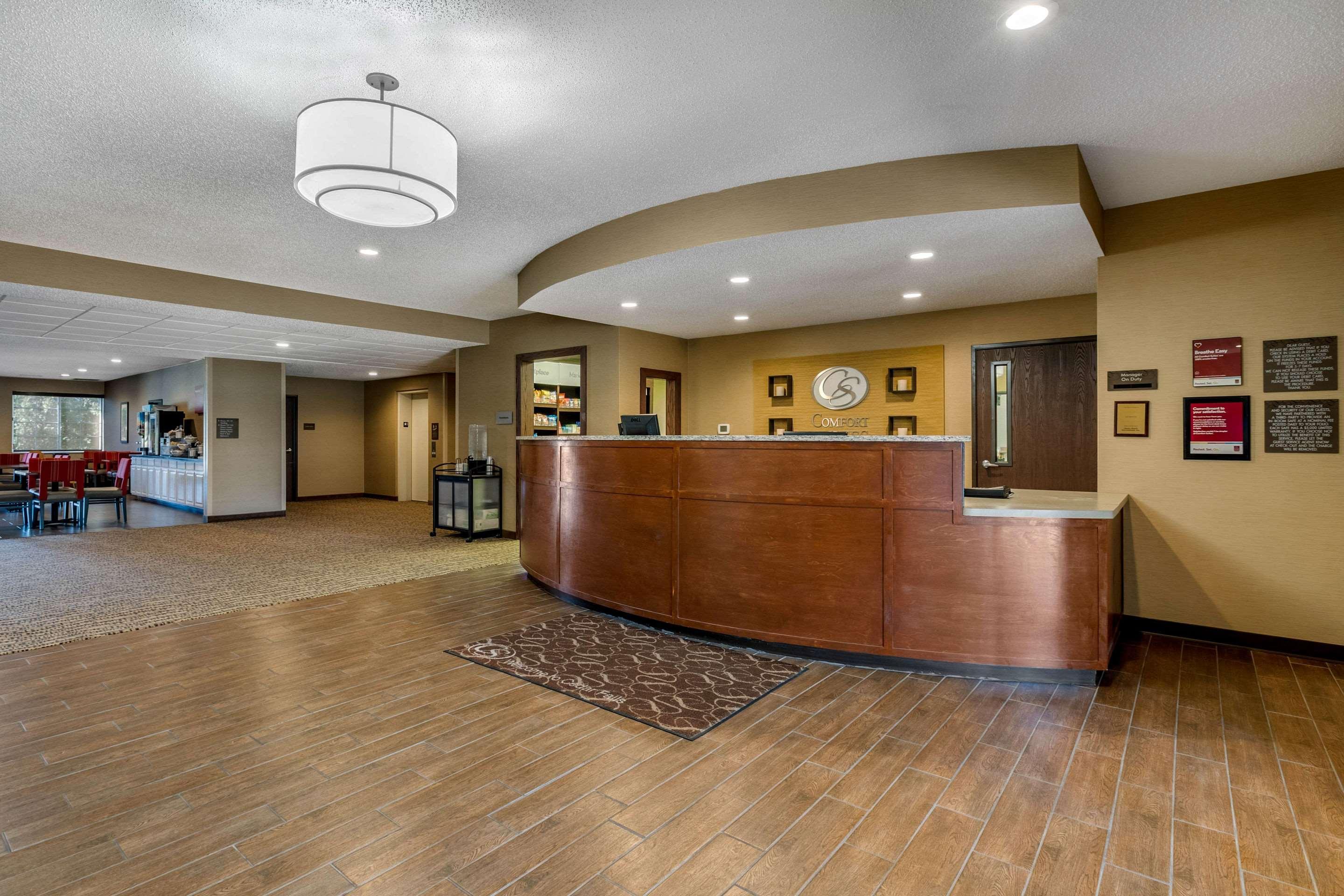 Comfort Suites Cedar Falls Ngoại thất bức ảnh