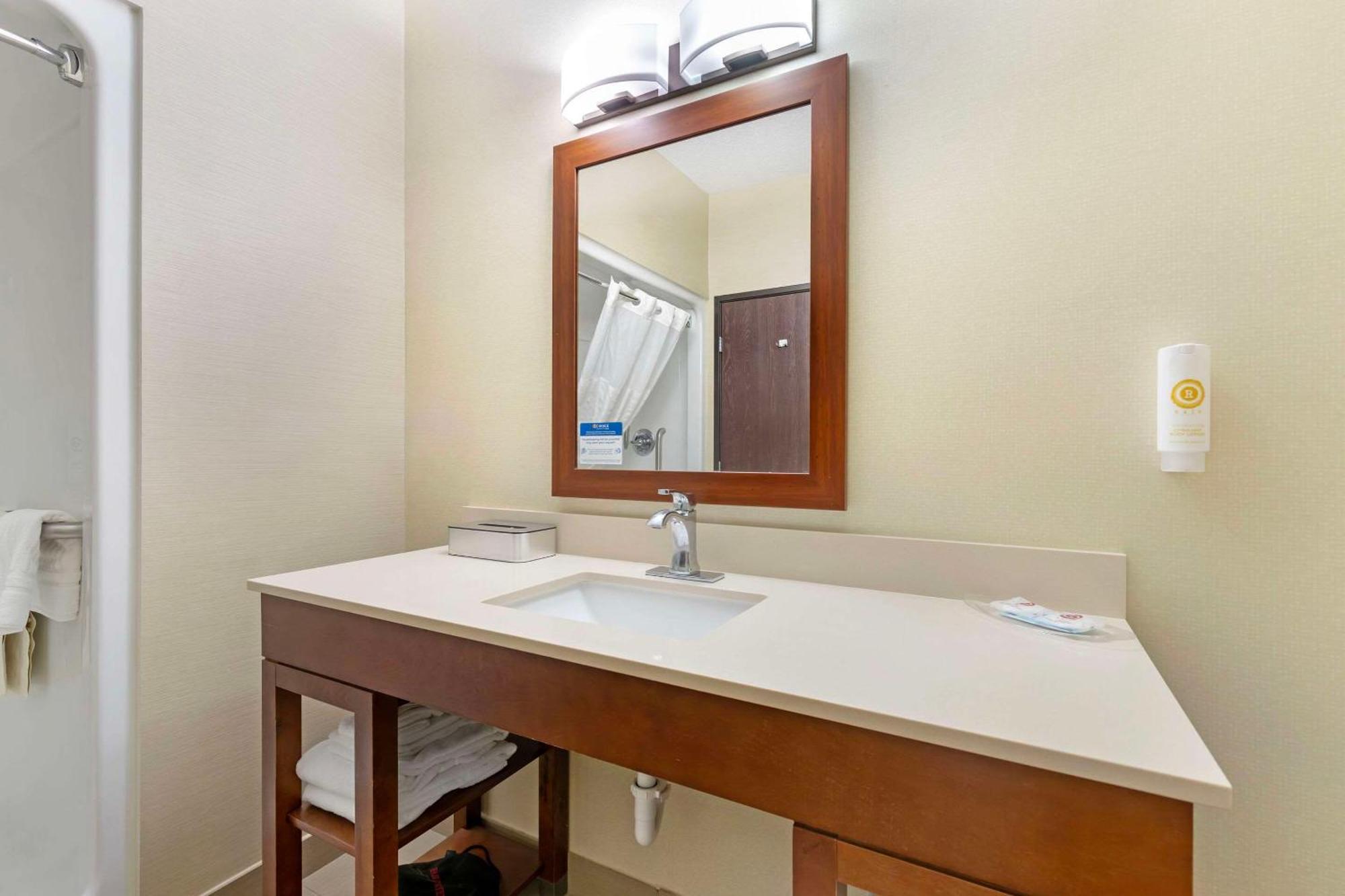 Comfort Suites Cedar Falls Ngoại thất bức ảnh