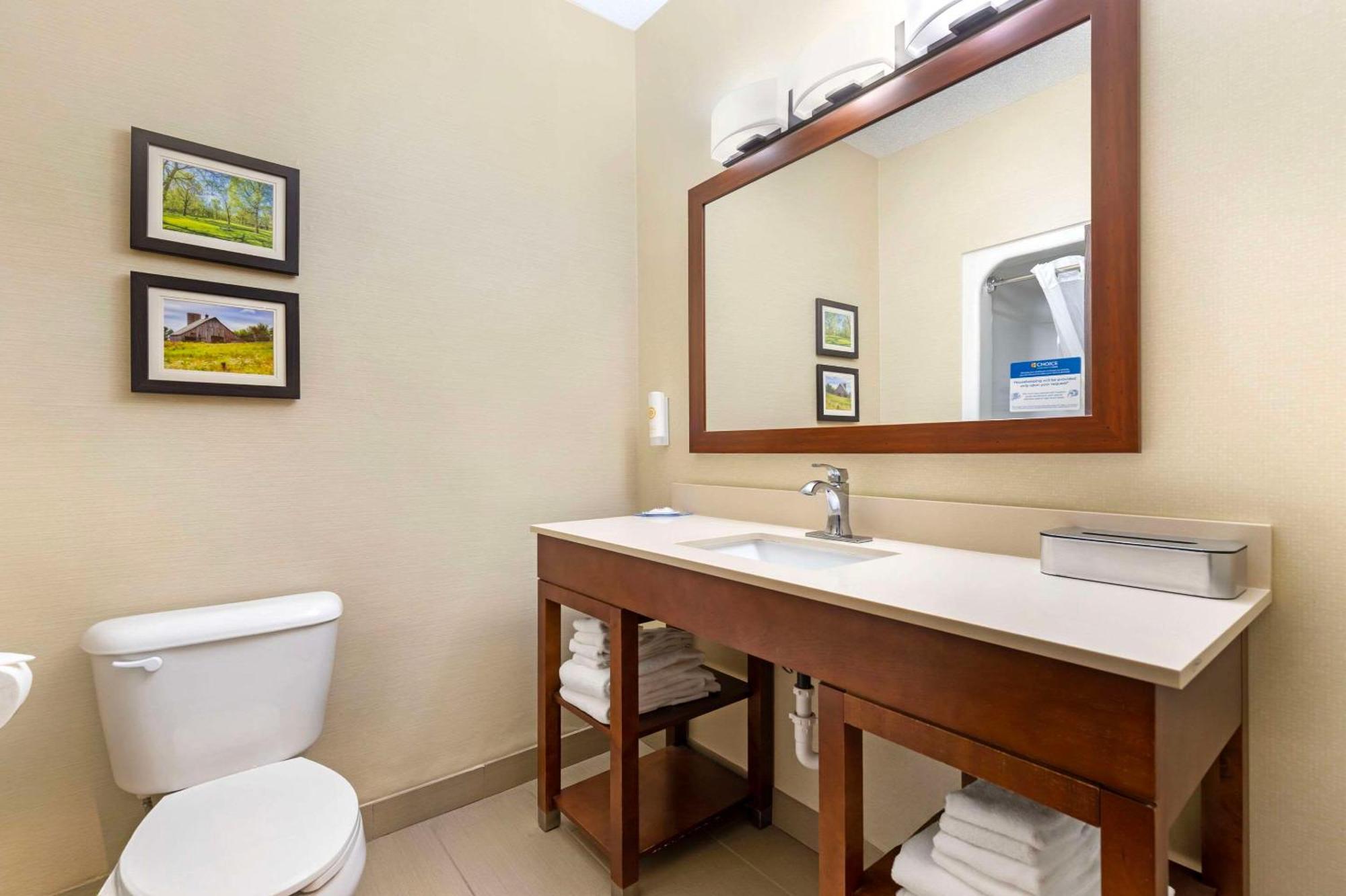 Comfort Suites Cedar Falls Ngoại thất bức ảnh