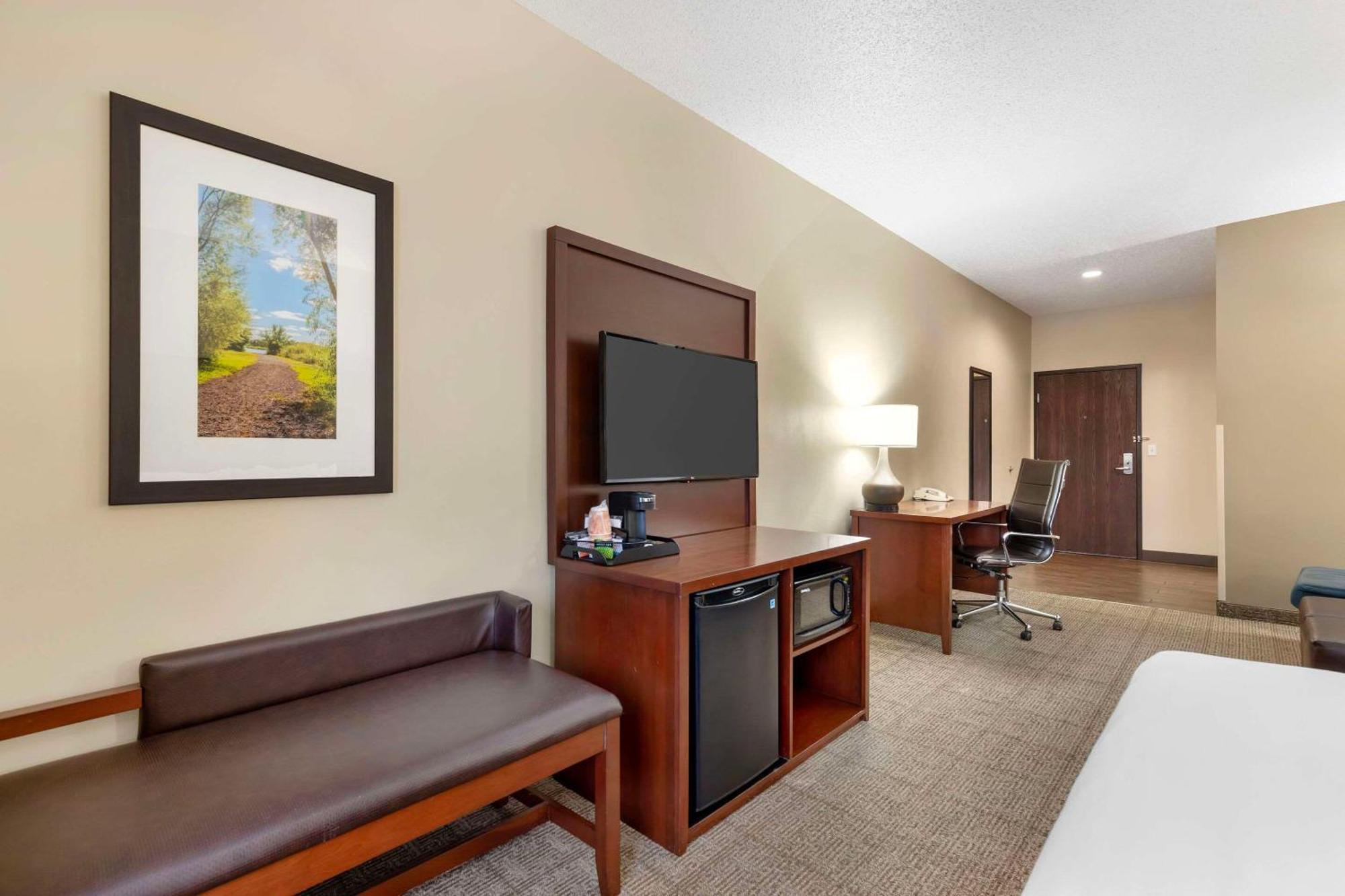 Comfort Suites Cedar Falls Ngoại thất bức ảnh