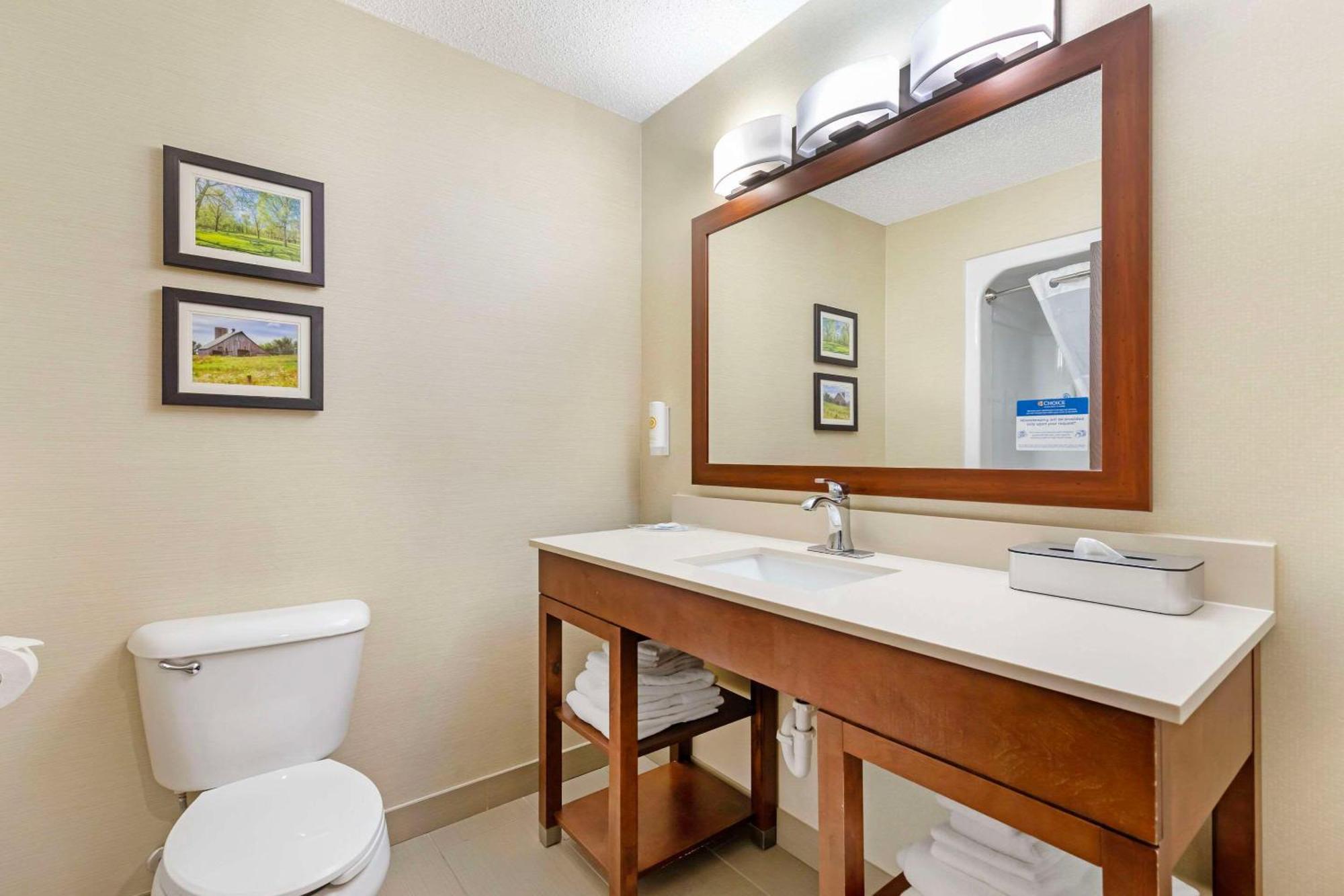 Comfort Suites Cedar Falls Ngoại thất bức ảnh