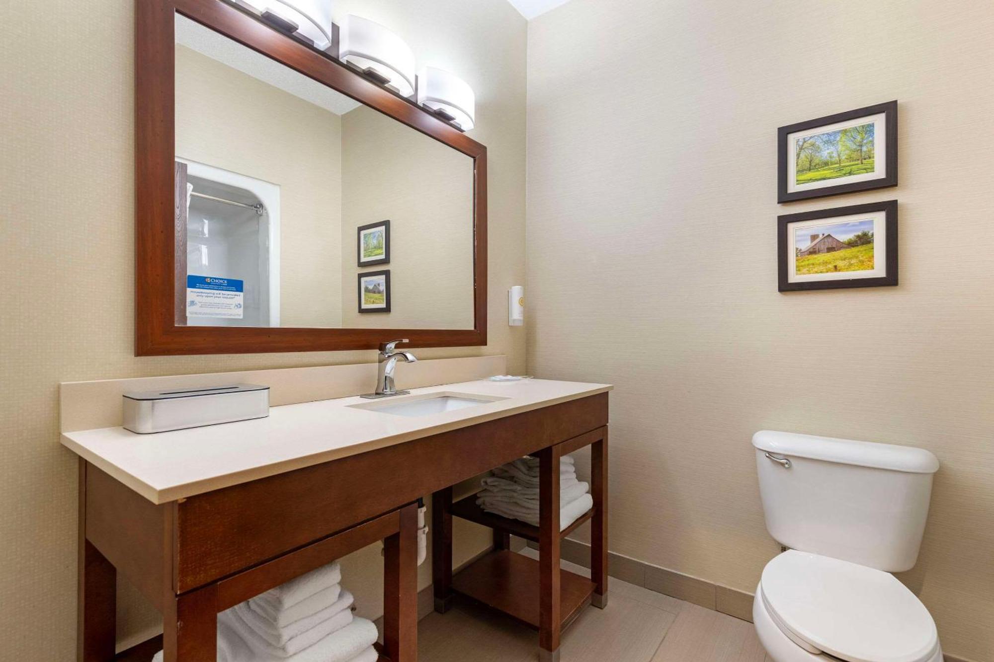 Comfort Suites Cedar Falls Ngoại thất bức ảnh