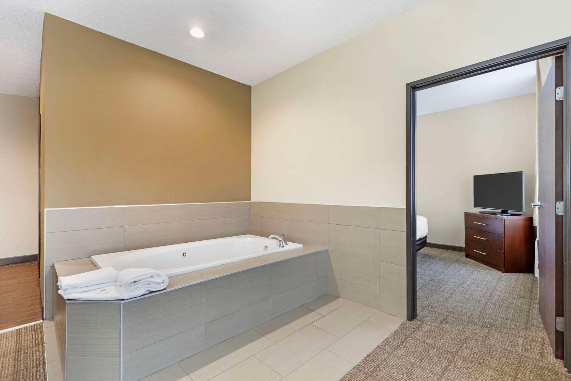 Comfort Suites Cedar Falls Ngoại thất bức ảnh