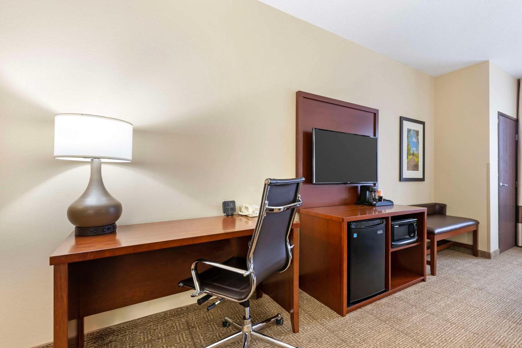 Comfort Suites Cedar Falls Ngoại thất bức ảnh