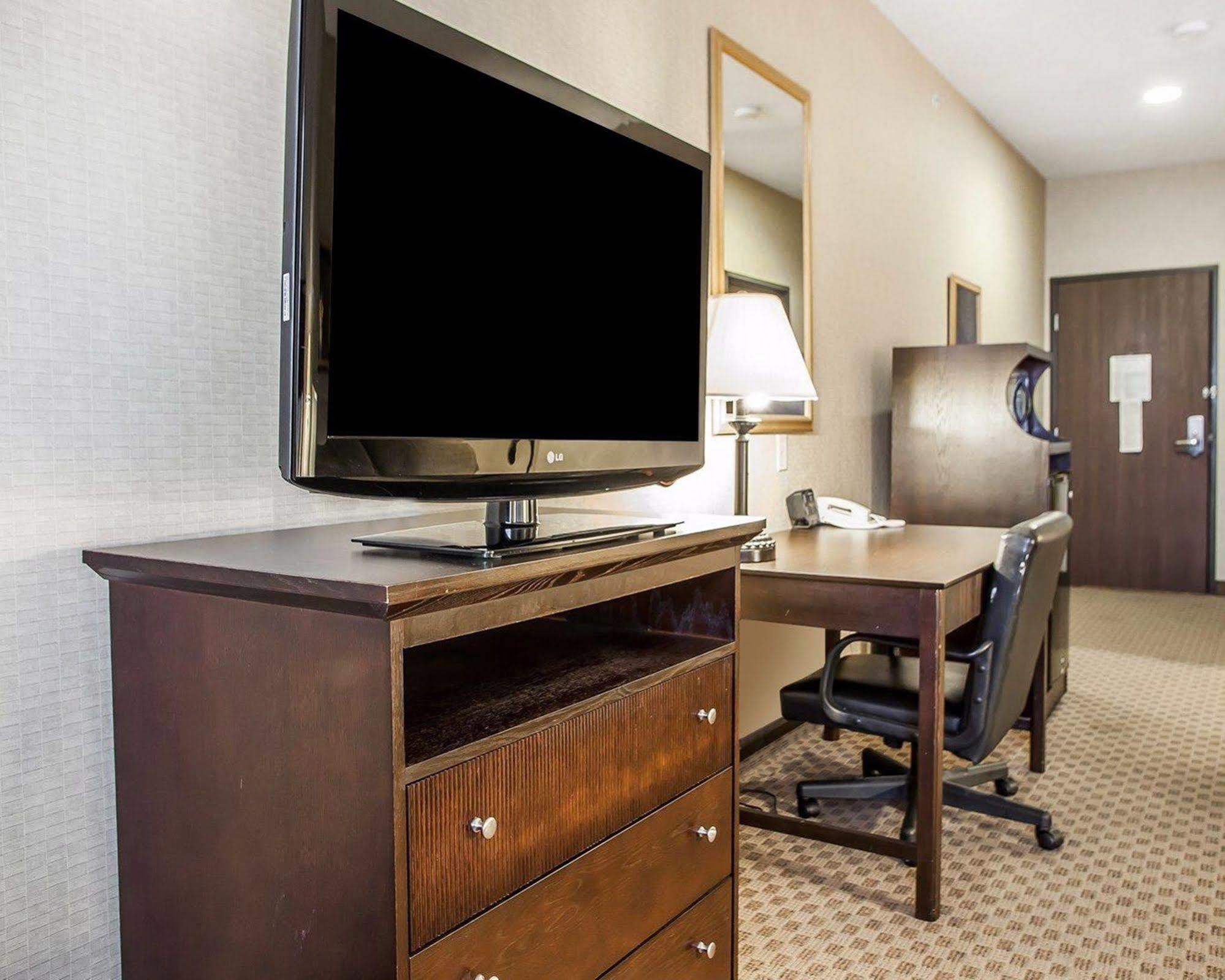 Comfort Suites Cedar Falls Ngoại thất bức ảnh