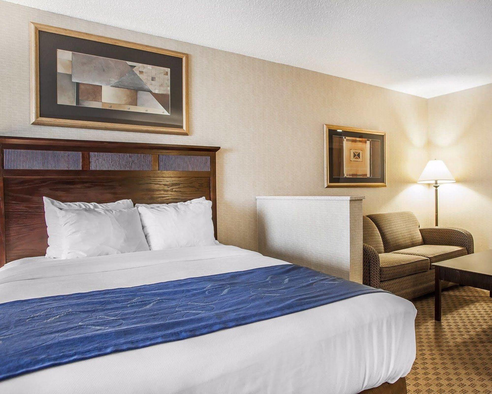 Comfort Suites Cedar Falls Ngoại thất bức ảnh